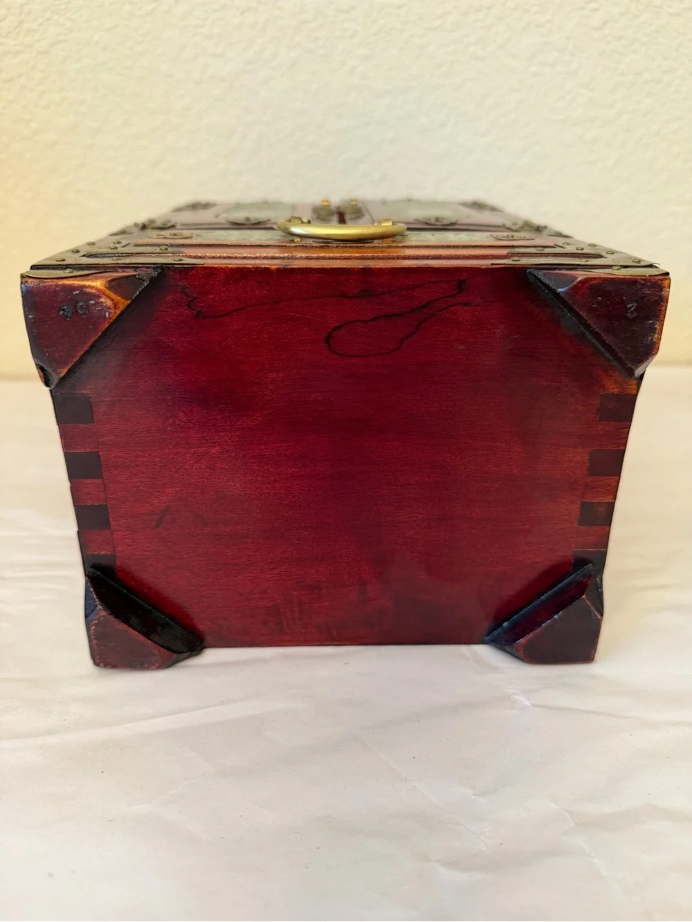 Vintage chinese compact brown